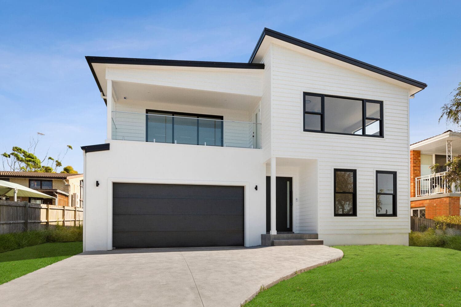 Essential Series in COLORBOND® Monument (Madison Profile)